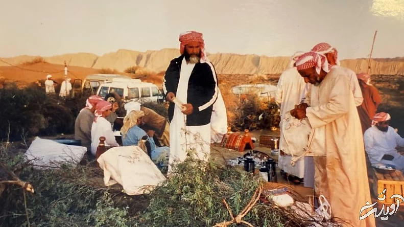 شکار پرنده کمیاب برای افزایش قدرت جنسی شیوخ امارات! شکار پرنده کمیاب برای افزایش قدرت جنسی شیوخ امارات!